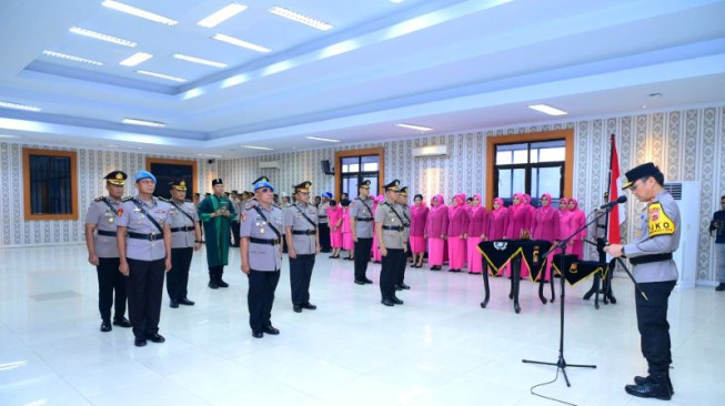 Dua Pejabat Utama dan Tiga Kapolres di Polda Jambi Diserahterimakan